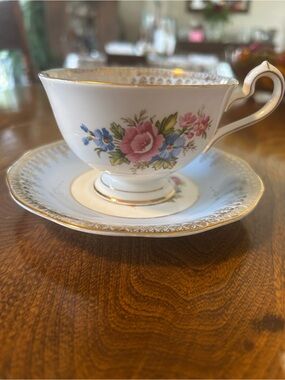 Queen Anne fine bone China teacup & saucer